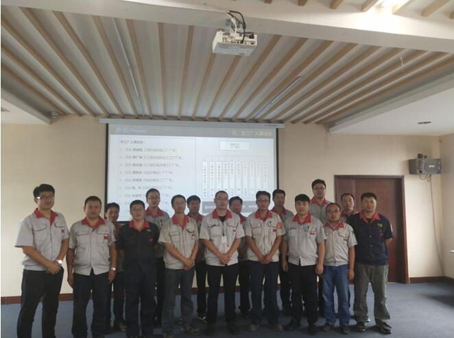 銳意改革 激發(fā)活力 回歸產(chǎn)品 強(qiáng)本固基 為迎接華翔集團(tuán)新一輪騰飛，打造世界華翔而不懈奮斗！---記華翔集團(tuán)制造平臺(tái)成立大會(huì)